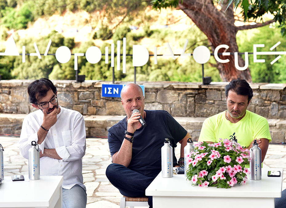 Co-president of SNF, Andreas Dracopoulos speaking at the SNF Dialogues event next to other guests