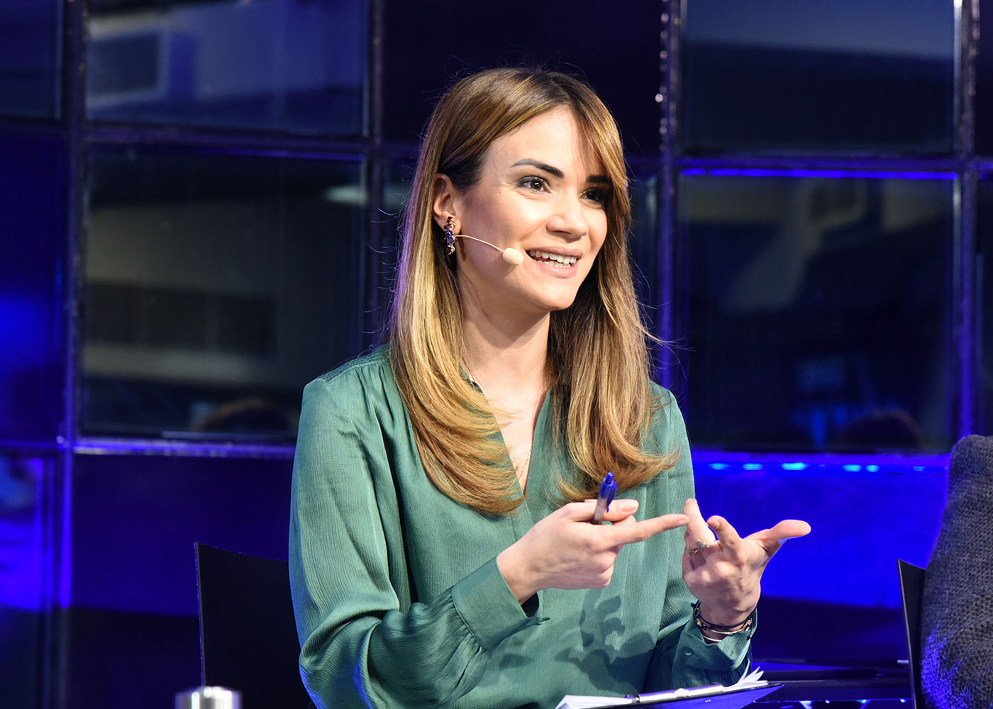 Η Άννα-Κύνθια Μπουσδούκου μιλάει στη συζήτηση των Διαλόγων ΙΣΝ