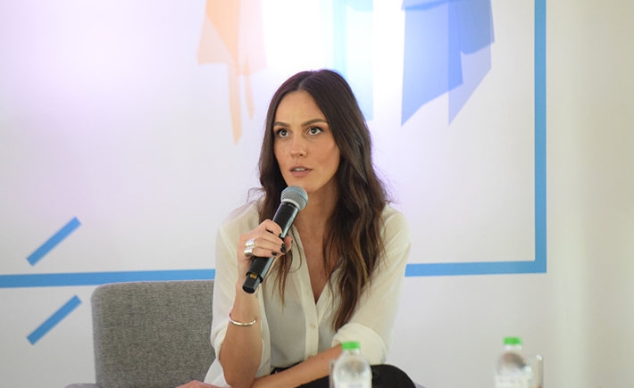 Ομιλήτρια στη συζήτηση Διαλόγων ΙΣΝ.